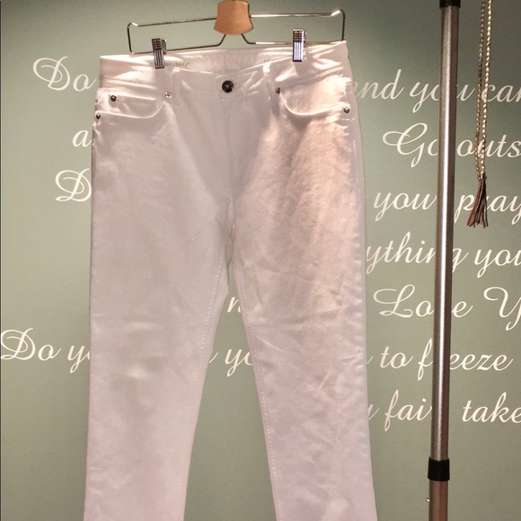 DL1961 WHITE JEANS - Picture 1 of 4